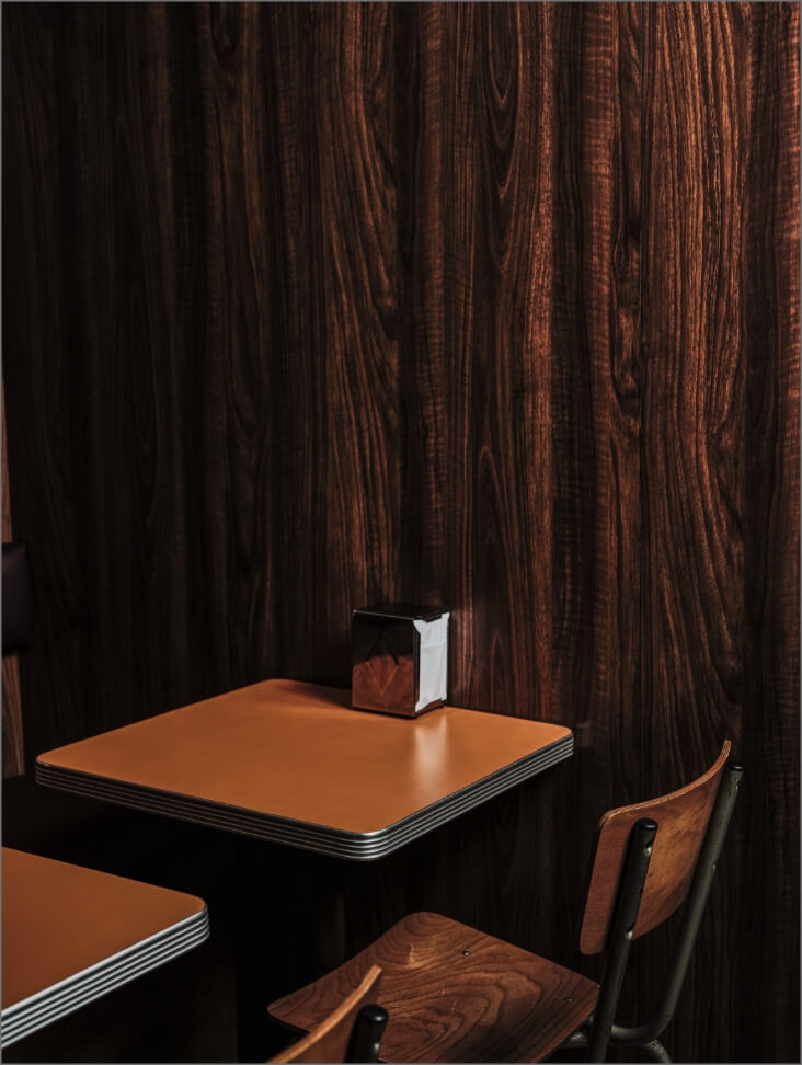 Paulie's Pizzeria interior